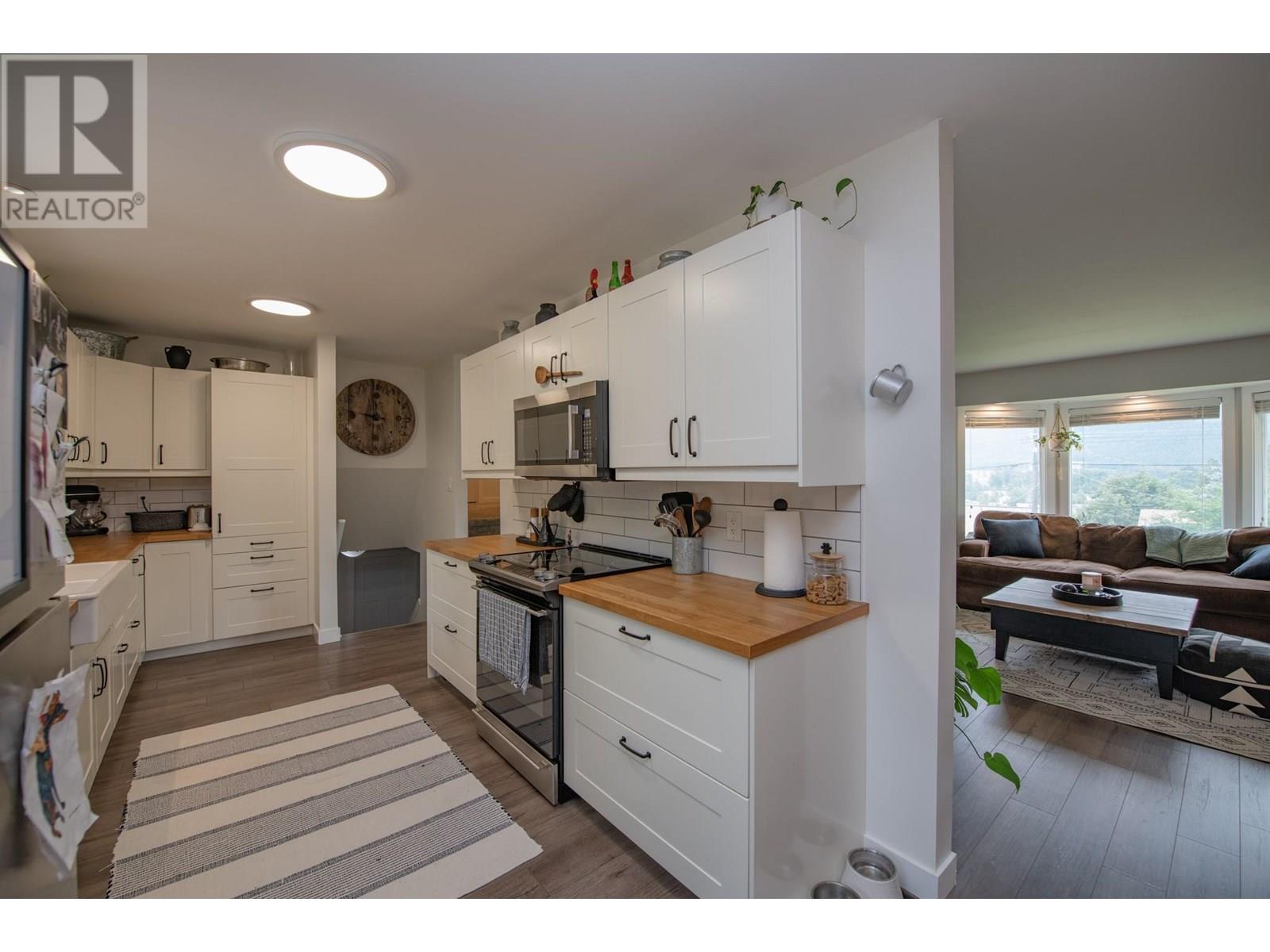 1890 Grandview Avenue, Lumby