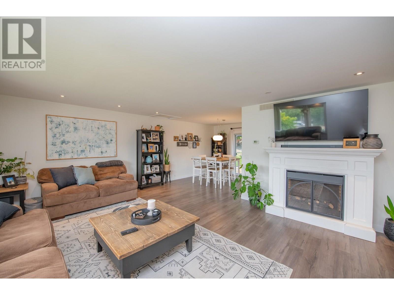 1890 Grandview Avenue, Lumby