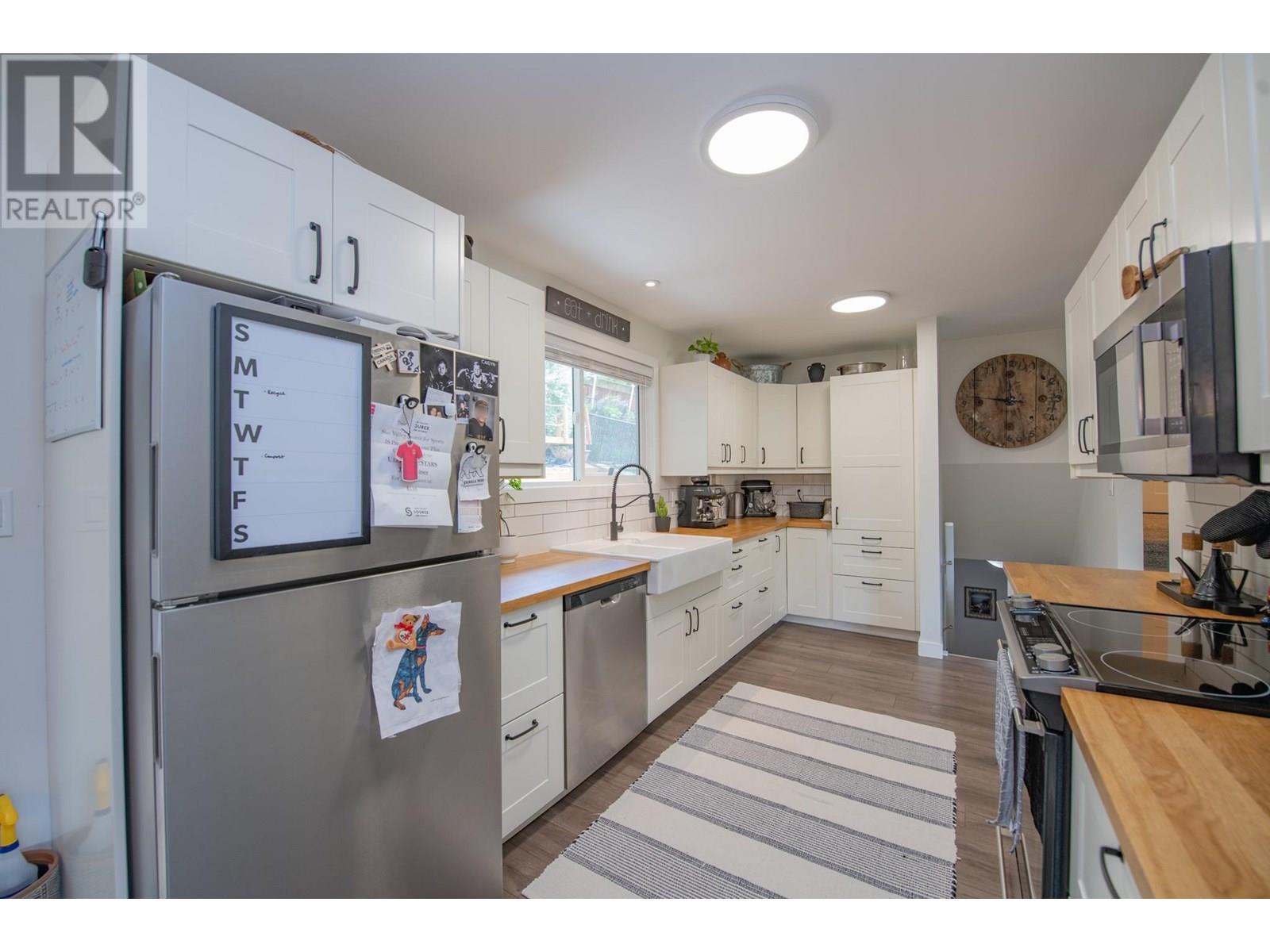 1890 Grandview Avenue, Lumby