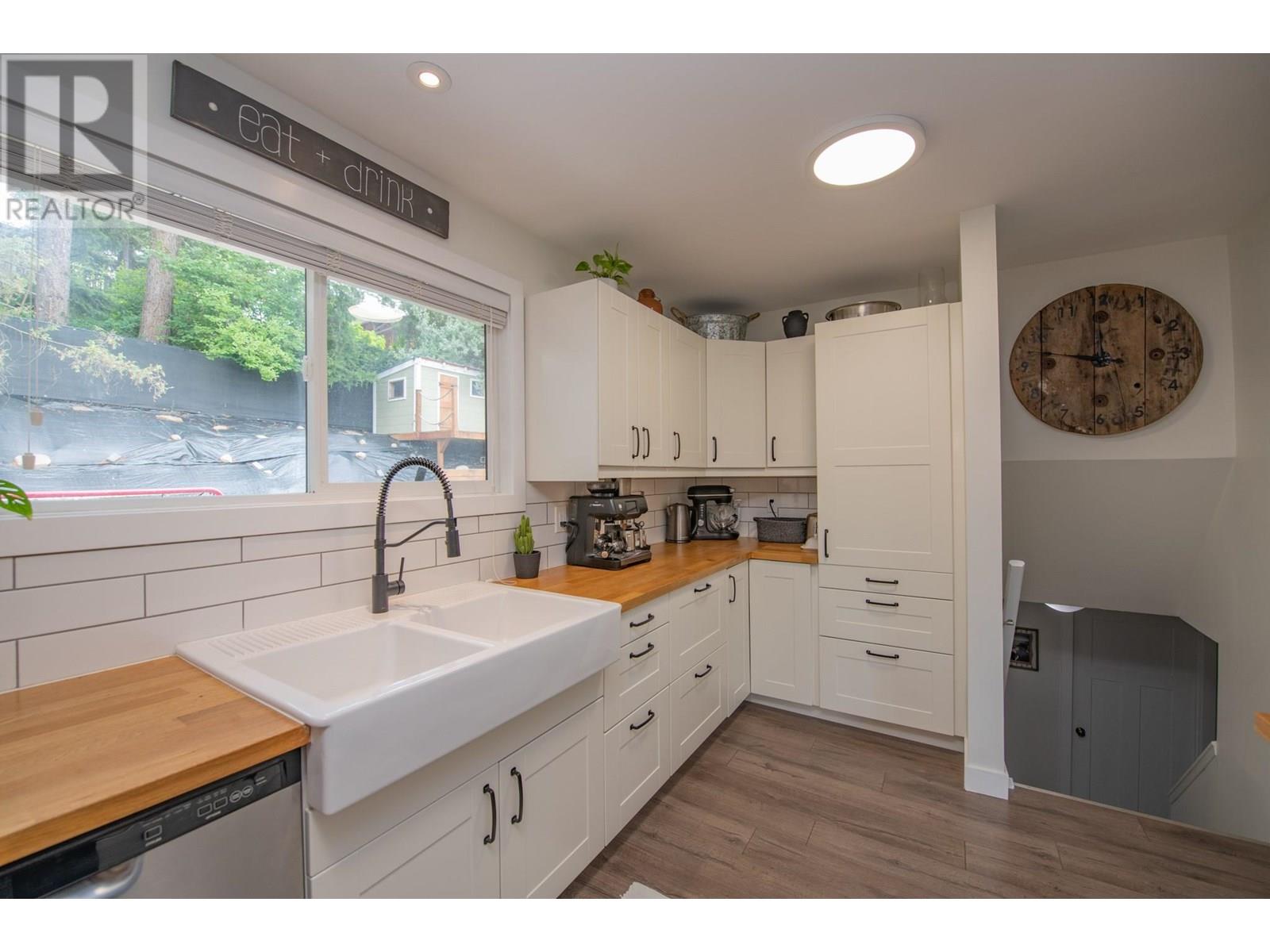 1890 Grandview Avenue, Lumby