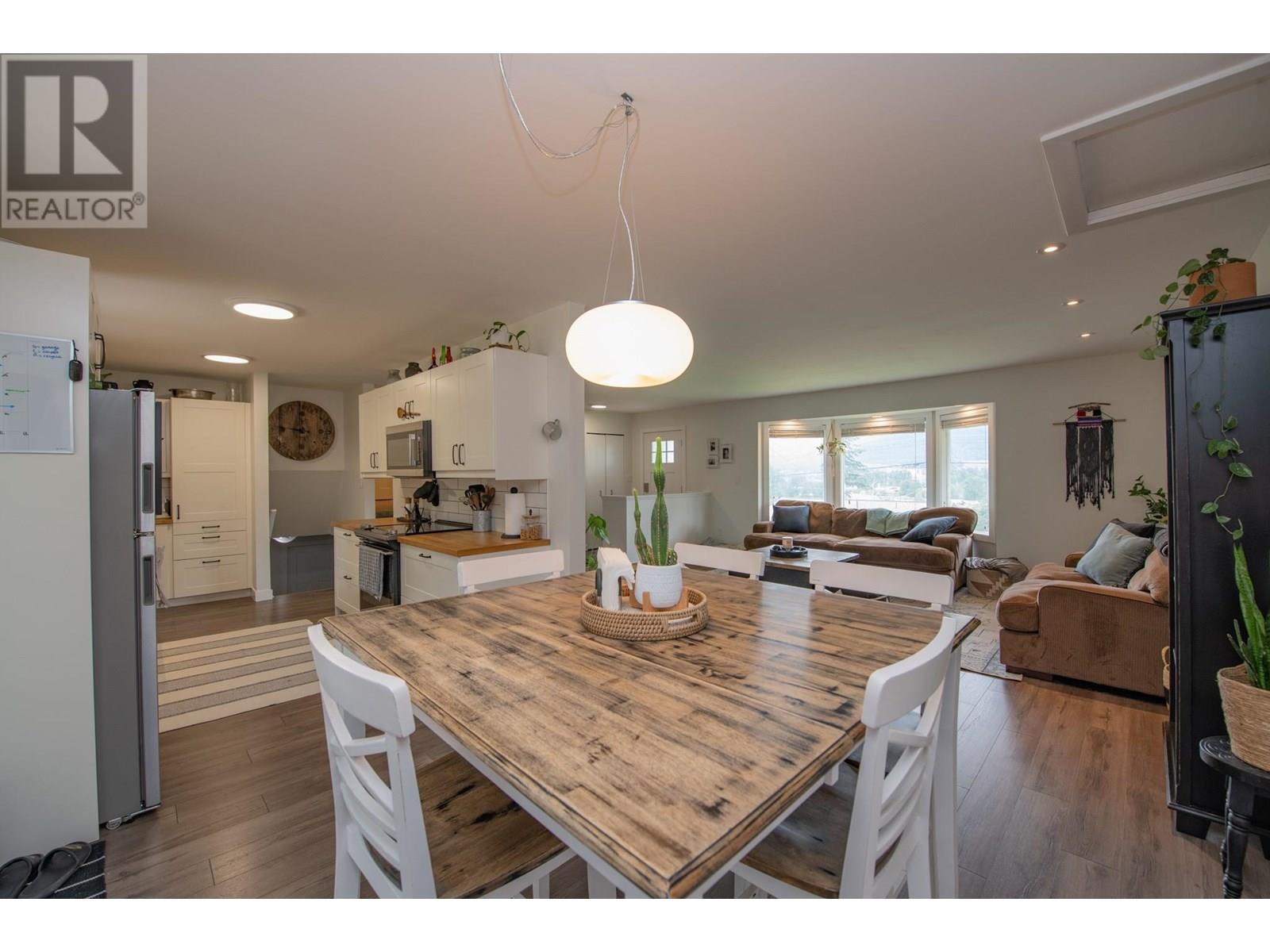1890 Grandview Avenue, Lumby