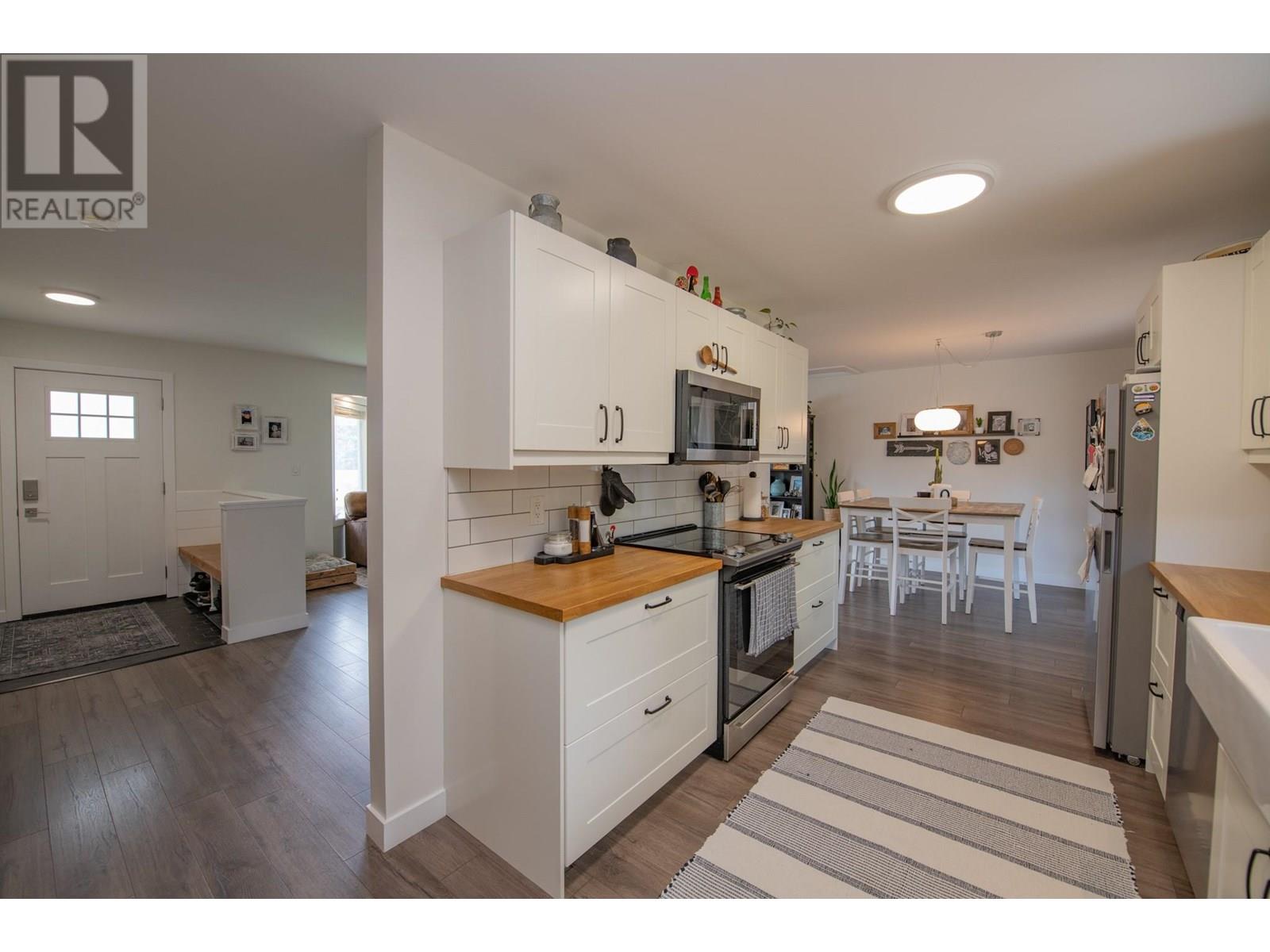 1890 Grandview Avenue, Lumby