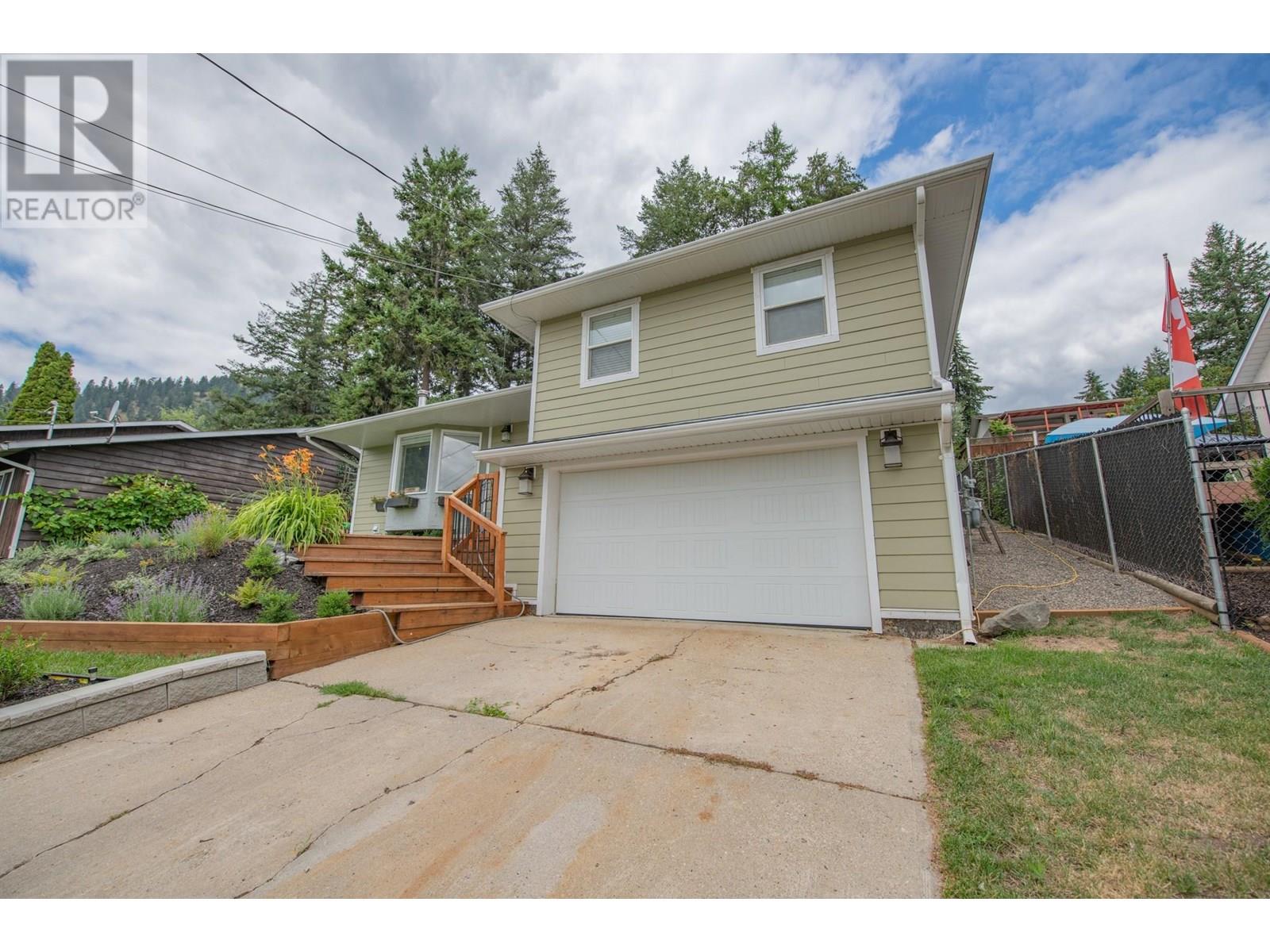 1890 Grandview Avenue, Lumby