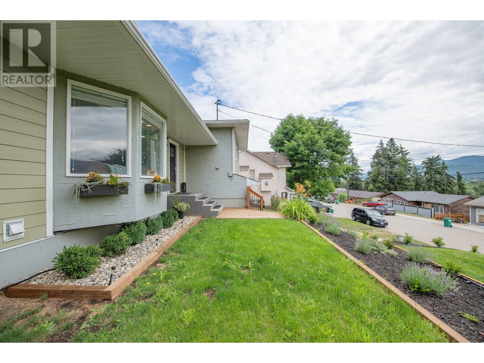 1890 Grandview Avenue, Lumby