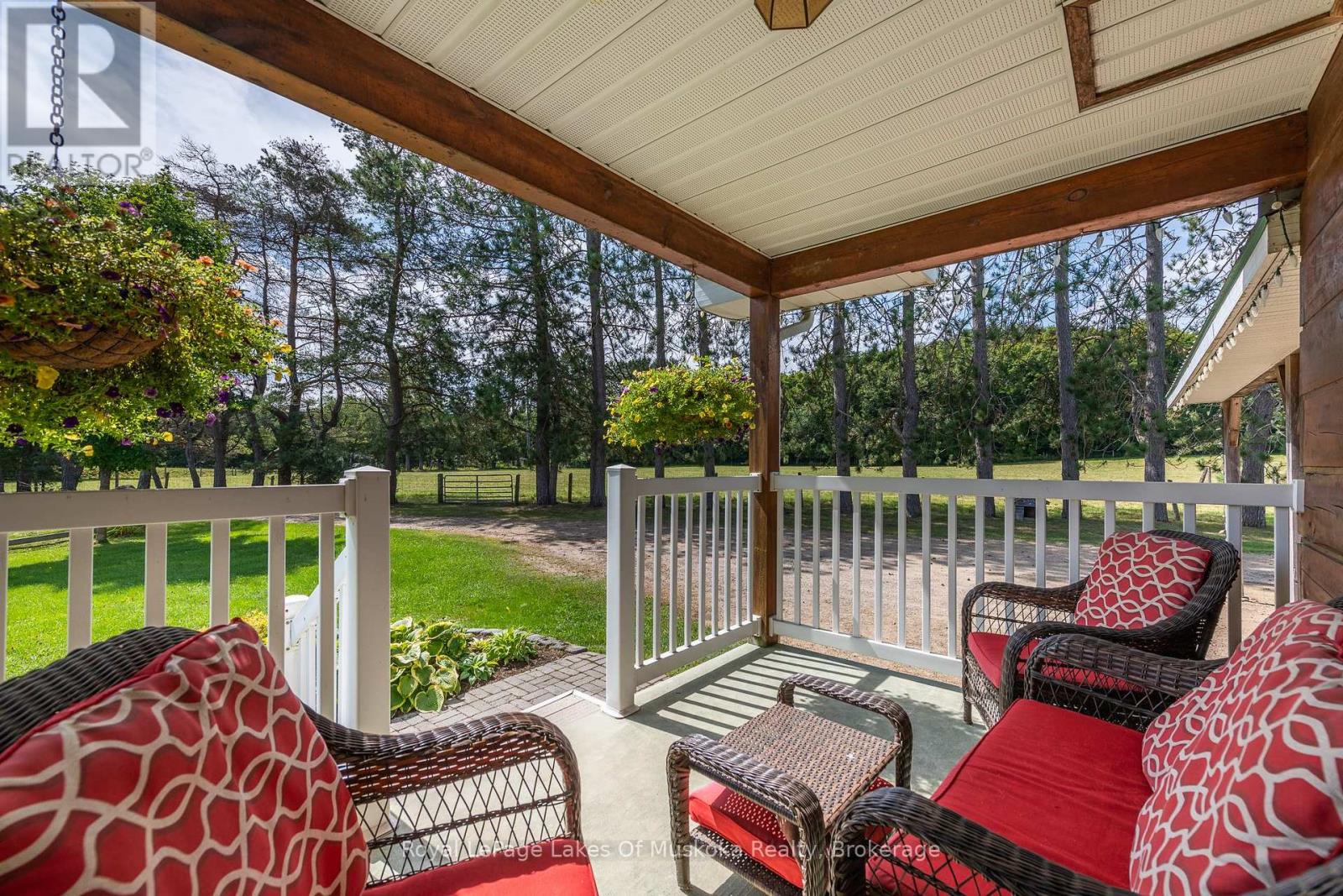 Photo 20 of 214 North Lancelot Road, Huntsville ON