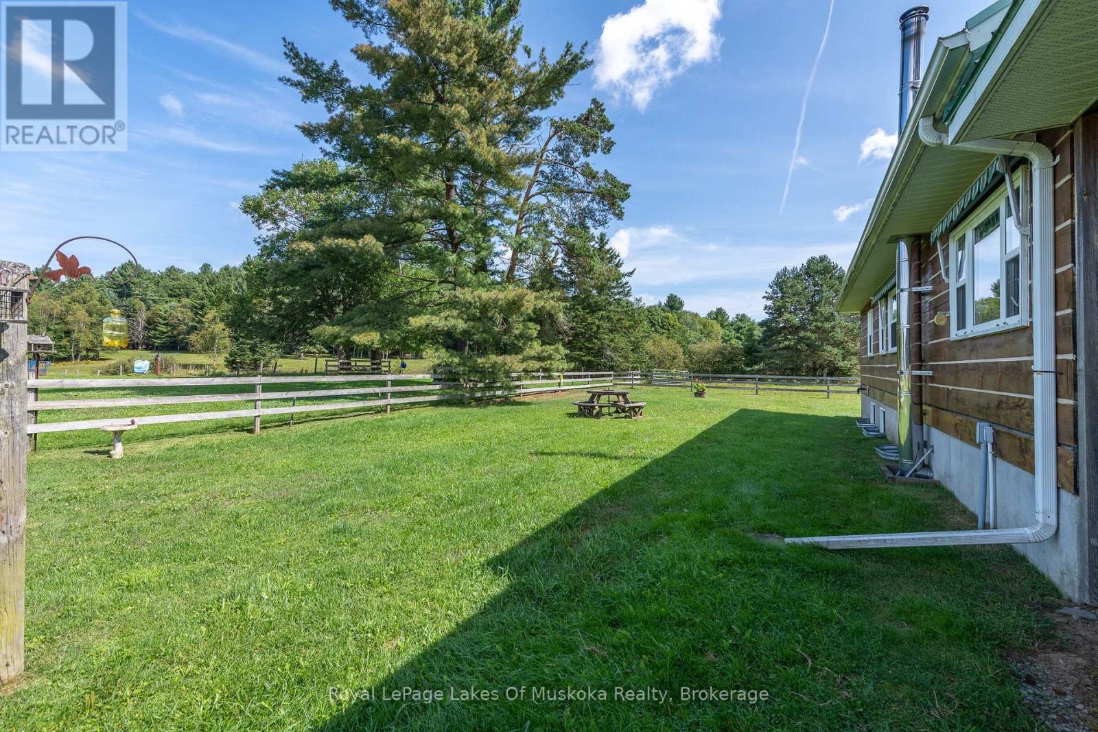 Photo 22 of 214 North Lancelot Road, Huntsville ON