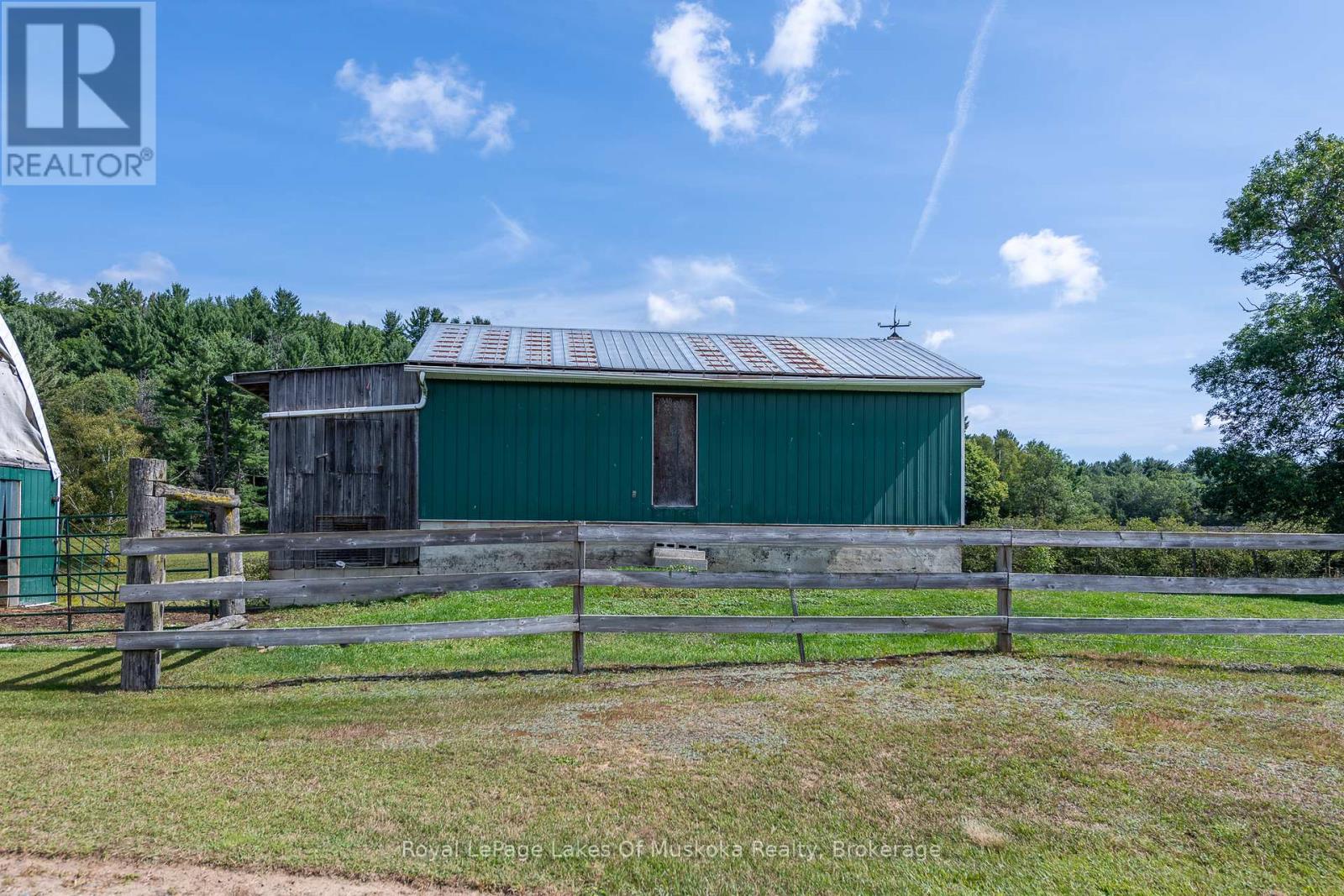 Photo 25 of 214 North Lancelot Road, Huntsville ON