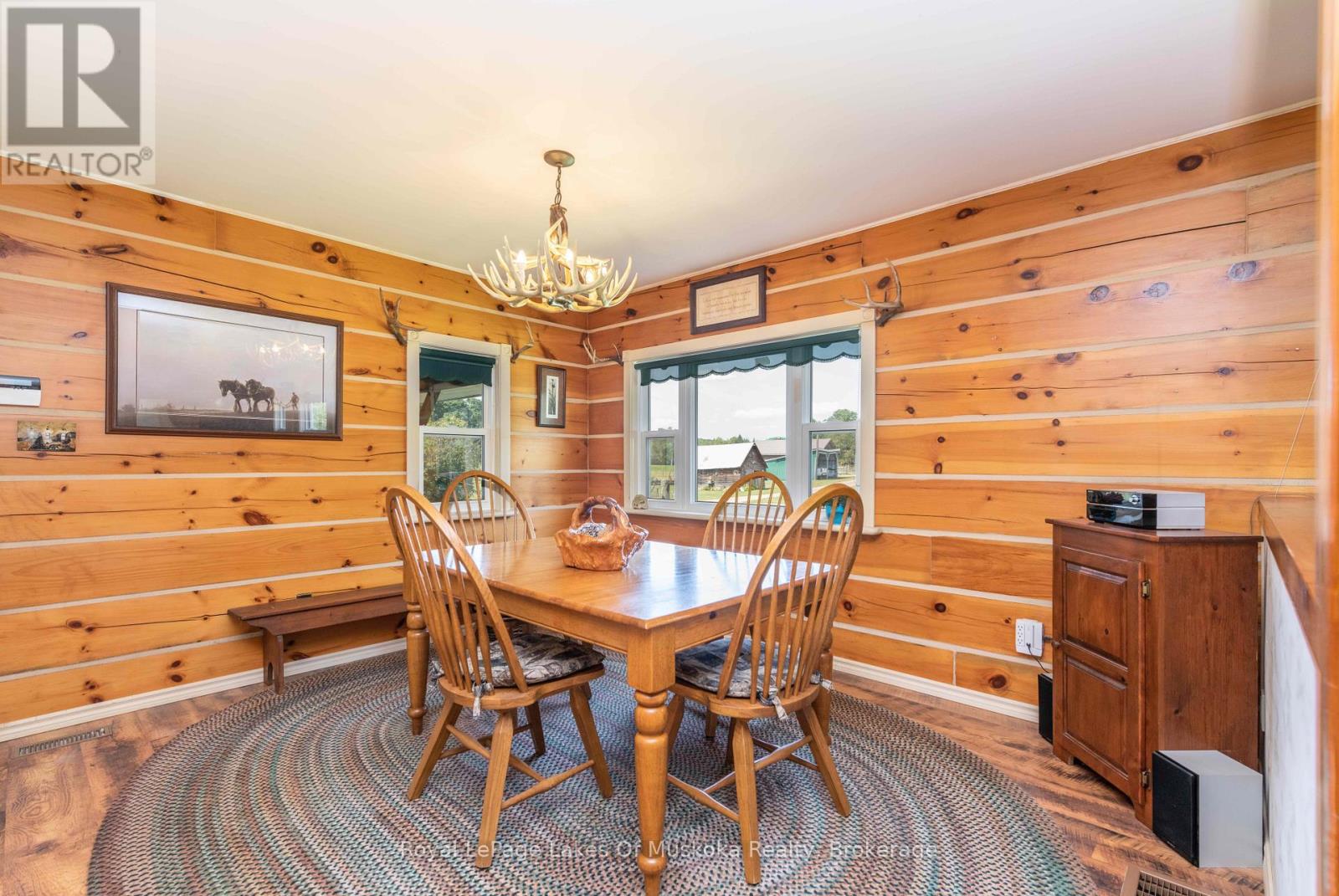 Photo 6 of 214 North Lancelot Road, Huntsville ON