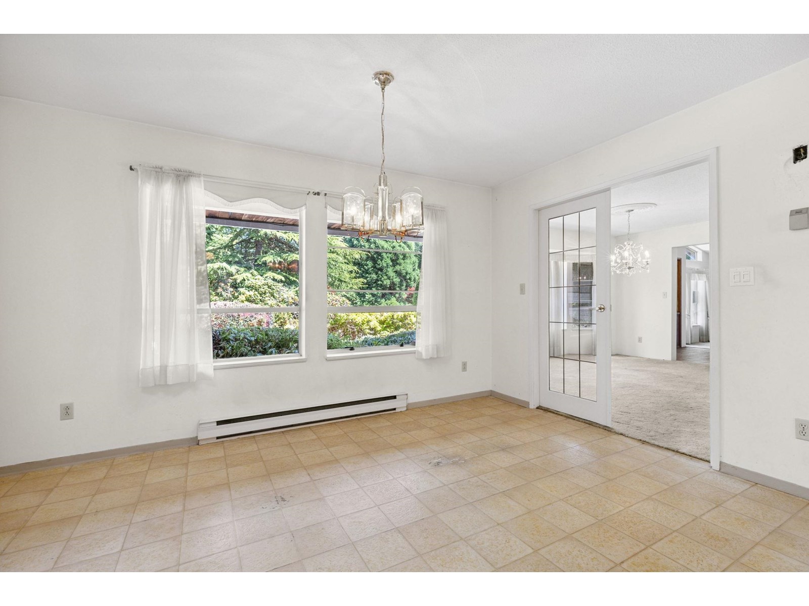 Photo 10 of 14324 25 Avenue, Surrey BC