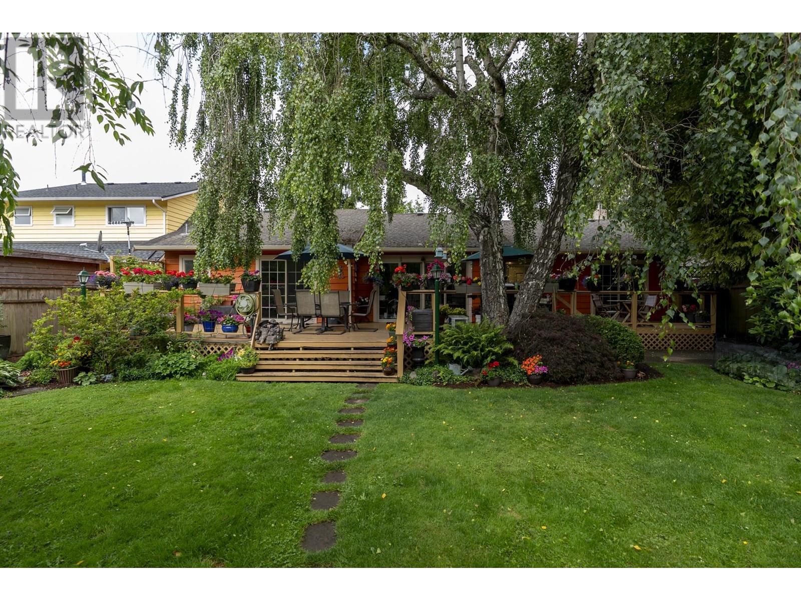Photo 11 of 1414 53 A Street, Delta BC