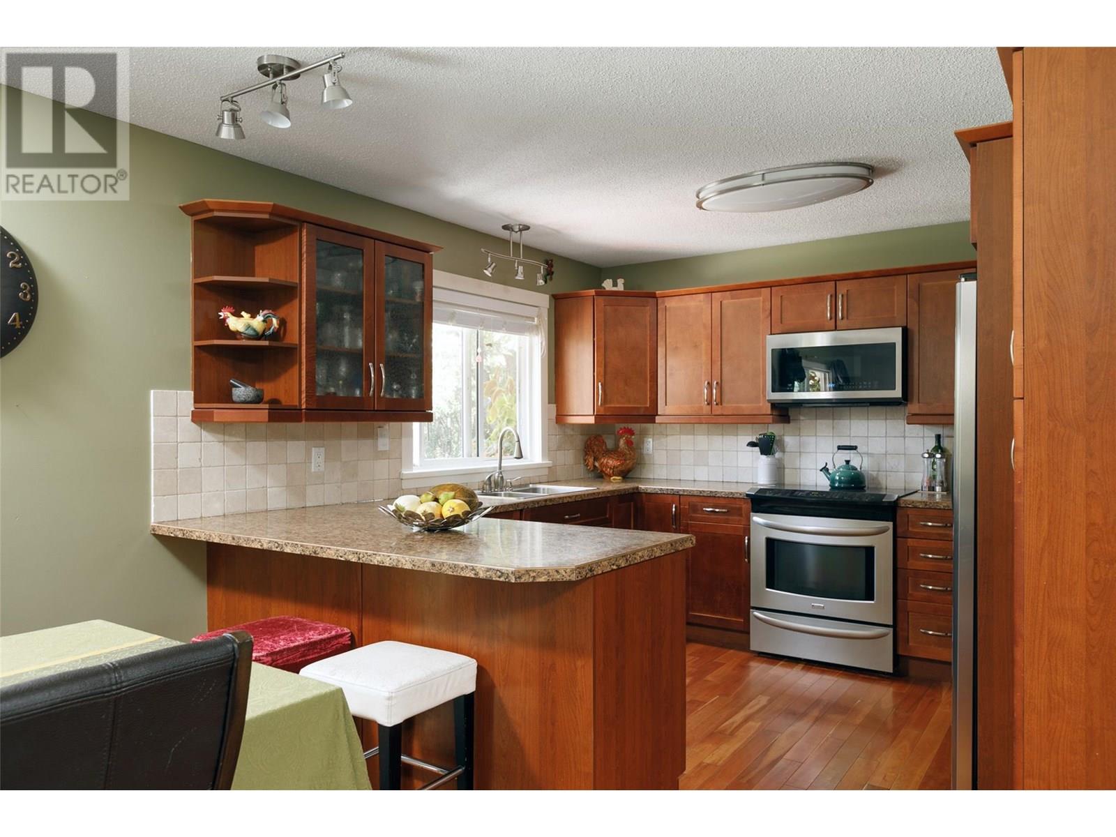 Photo 9 of 2351 Gallagher Road, Kelowna BC