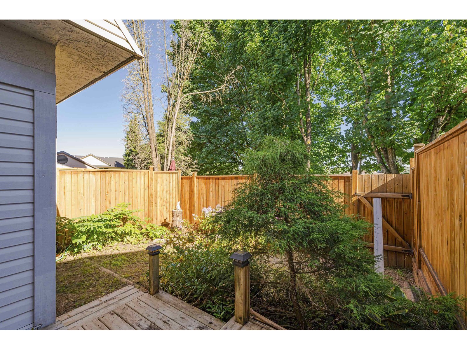 Photo 18 of 12 2830 W Bourquin Crescent, Abbotsford BC