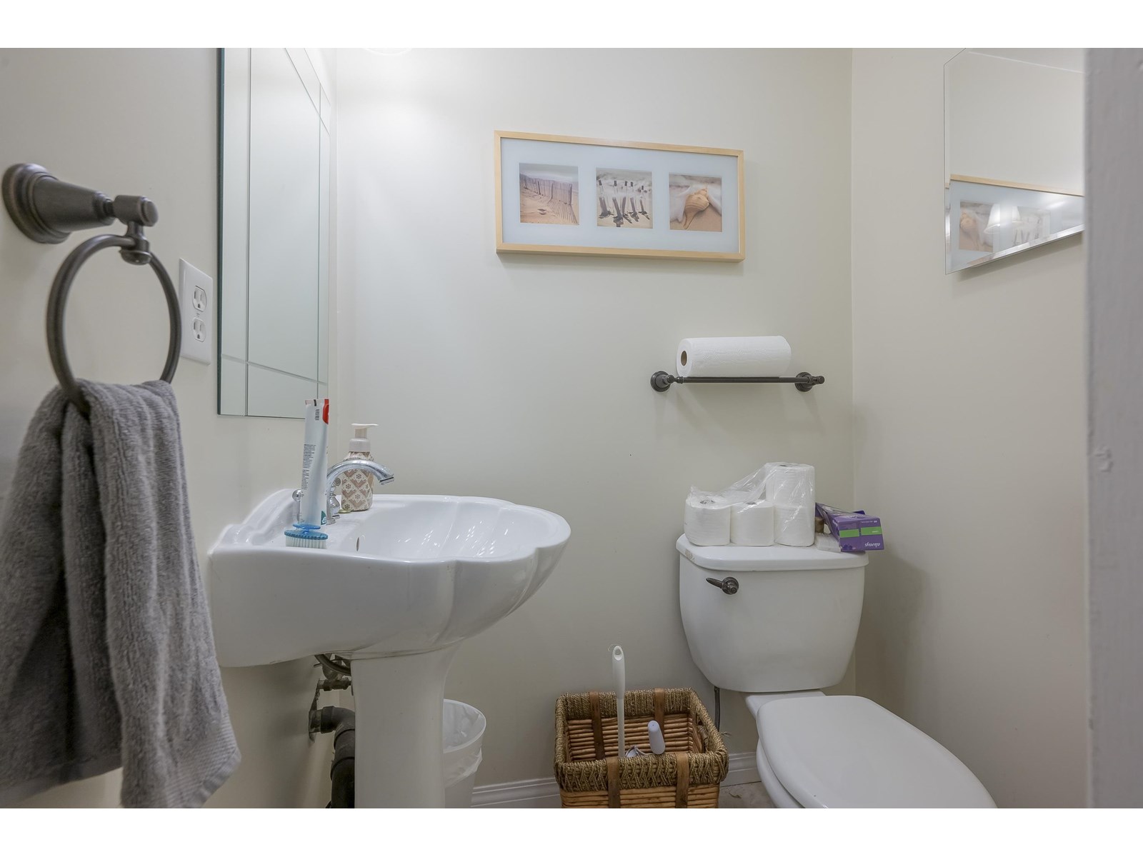 Photo 12 of 12 2830 W Bourquin Crescent, Abbotsford BC