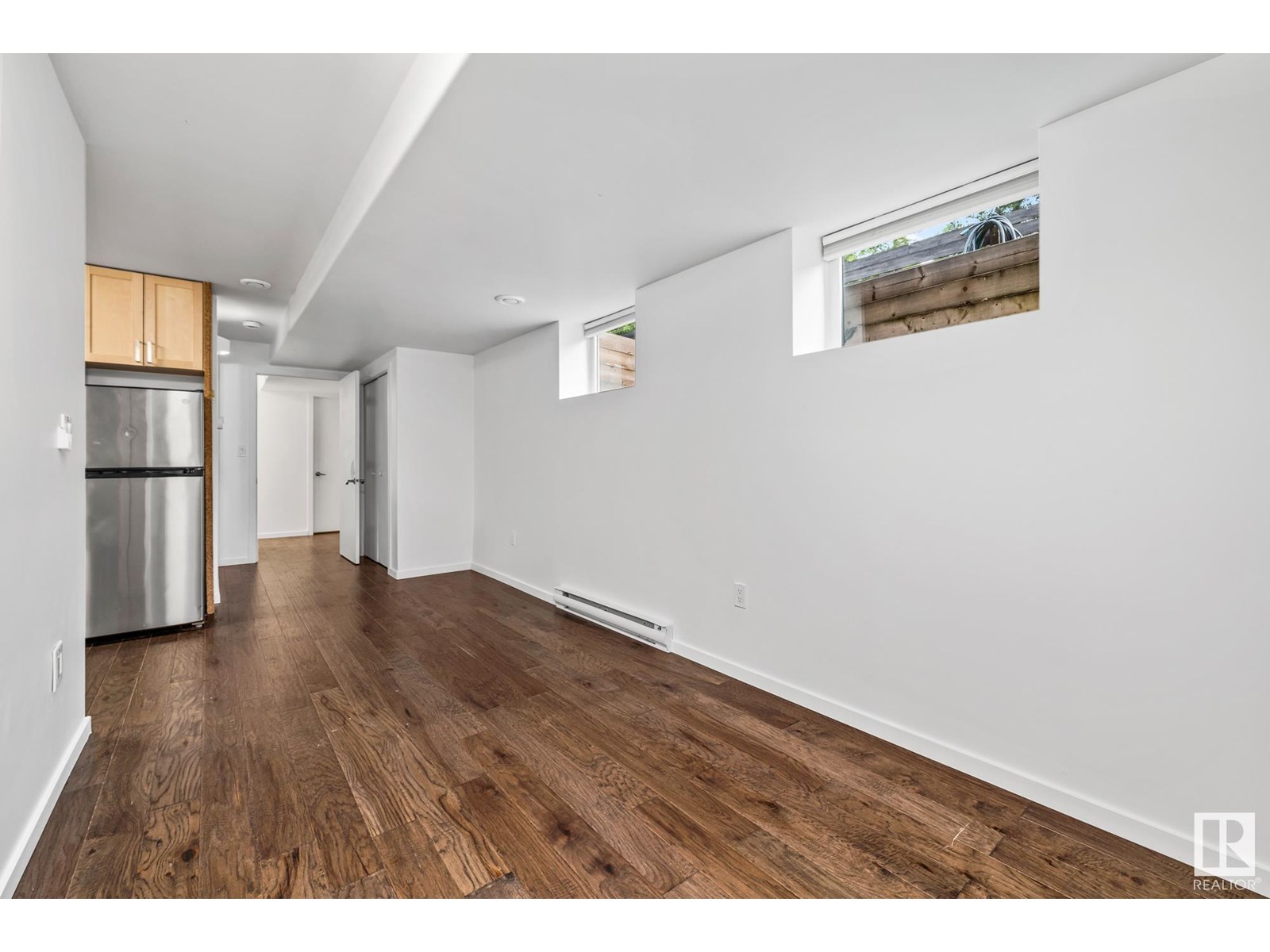 Photo 4 of 11402 66 St Nw, Edmonton AB