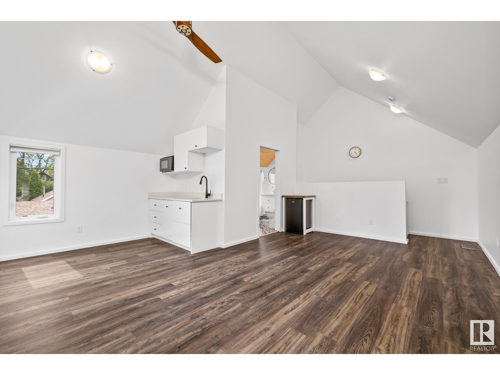 Photo 17 of 11402 66 St Nw, Edmonton AB