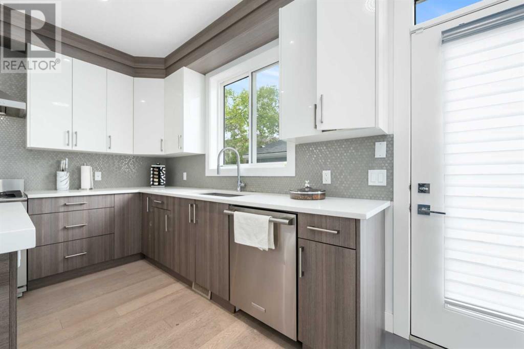 Photo 5 of 415 6 Street Ne, Calgary AB