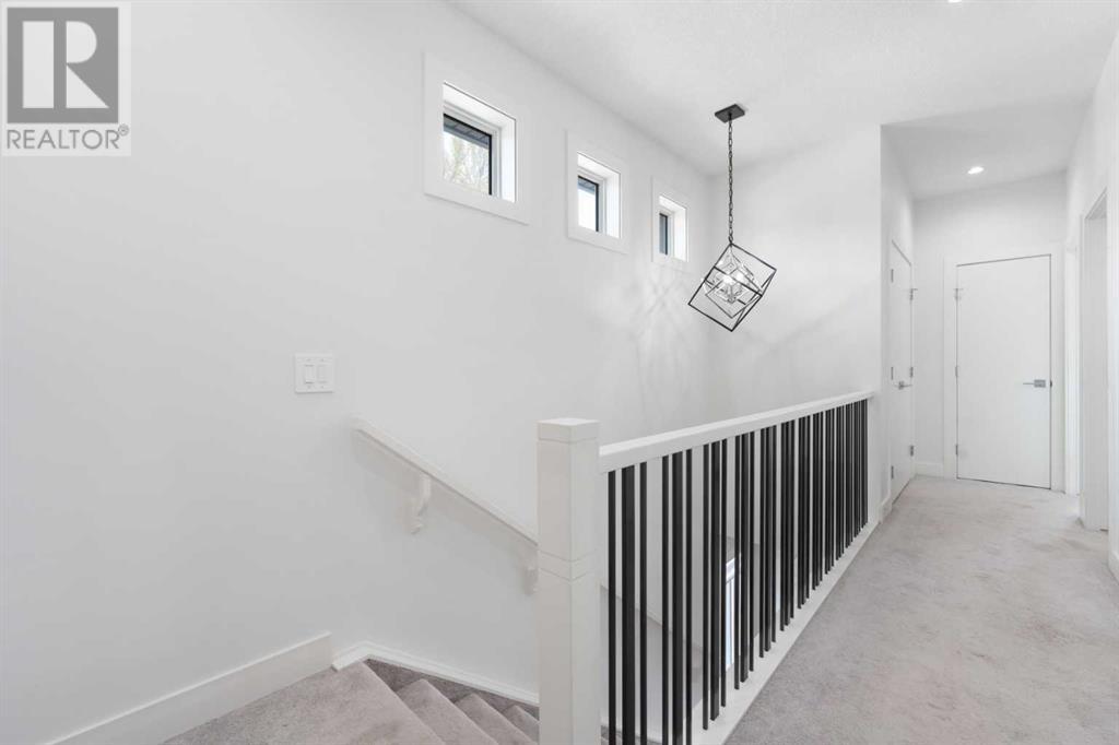 Photo 7 of 415 6 Street Ne, Calgary AB