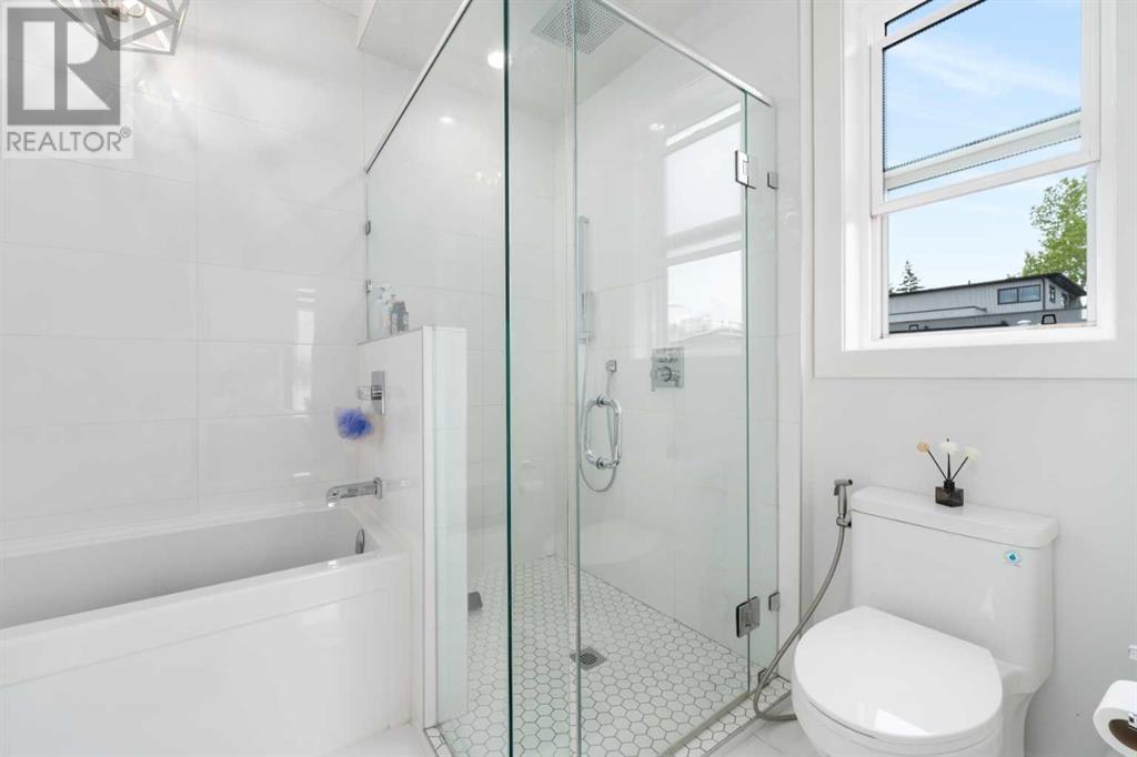 Photo 4 of 415 6 Street Ne, Calgary AB
