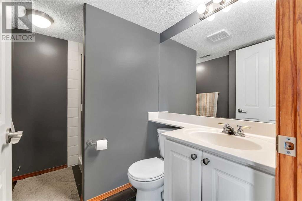 Single Family House for Sale in  Hidden Valley Manor NW Hidden Valley Calgary 