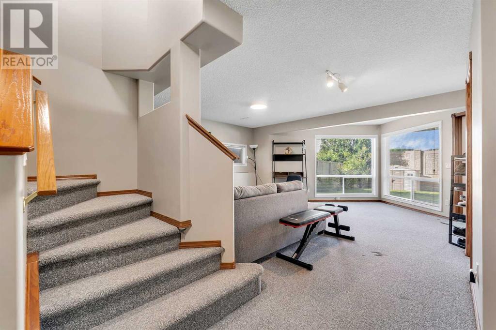 Single Family House for Sale in  Hidden Valley Manor NW Hidden Valley Calgary 