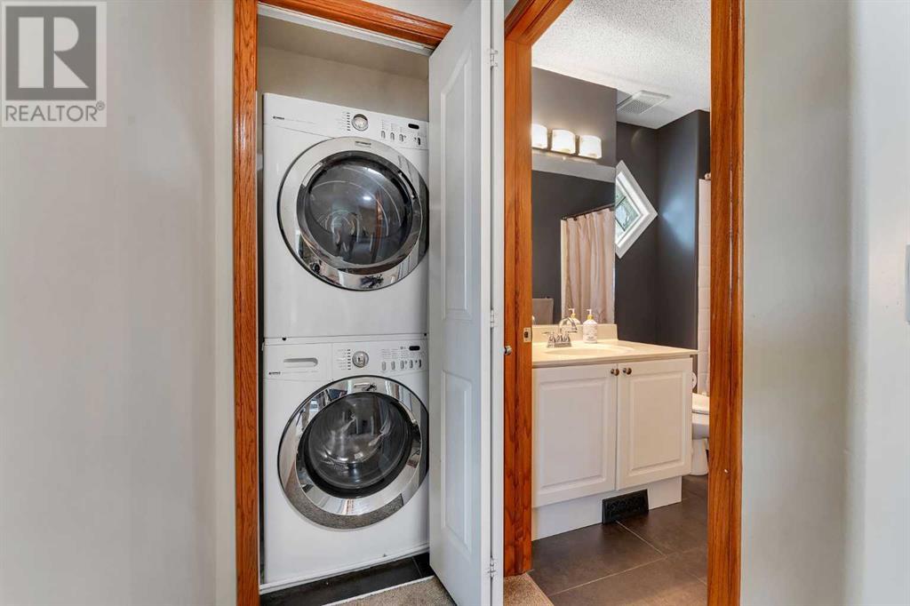 Single Family House for Sale in  Hidden Valley Manor NW Hidden Valley Calgary 
