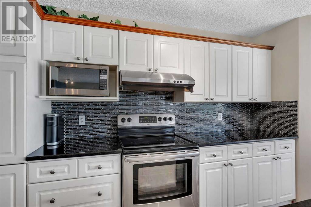 Single Family House for Sale in  Hidden Valley Manor NW Hidden Valley Calgary 