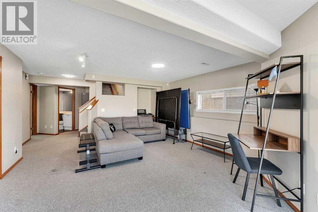 Single Family House for Sale in  Hidden Valley Manor NW Hidden Valley Calgary 