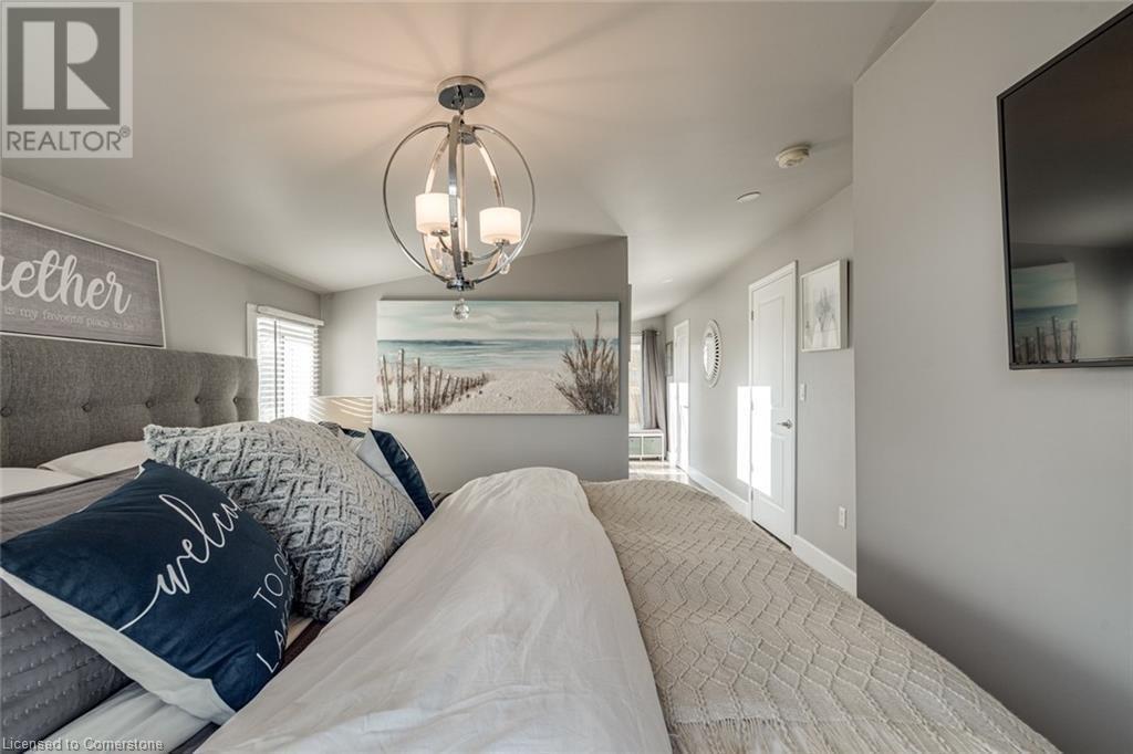Photo 15 of 71 Lakeshore Road, Selkirk ON