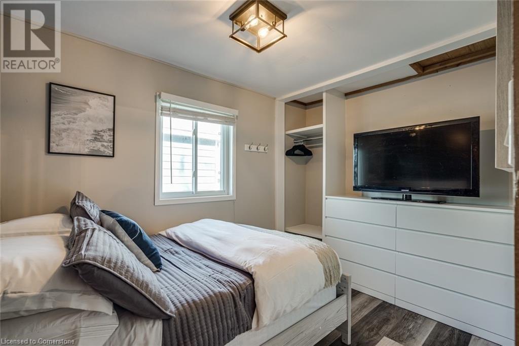 Photo 21 of 71 Lakeshore Road, Selkirk ON