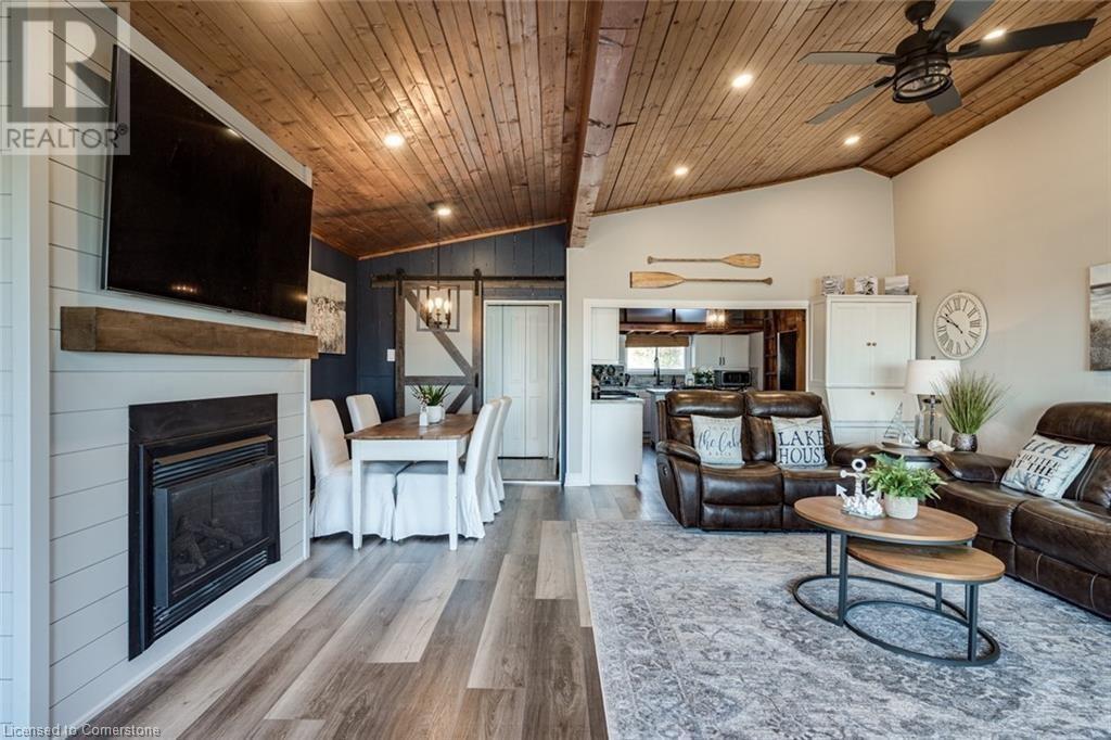 Photo 8 of 71 Lakeshore Road, Selkirk ON