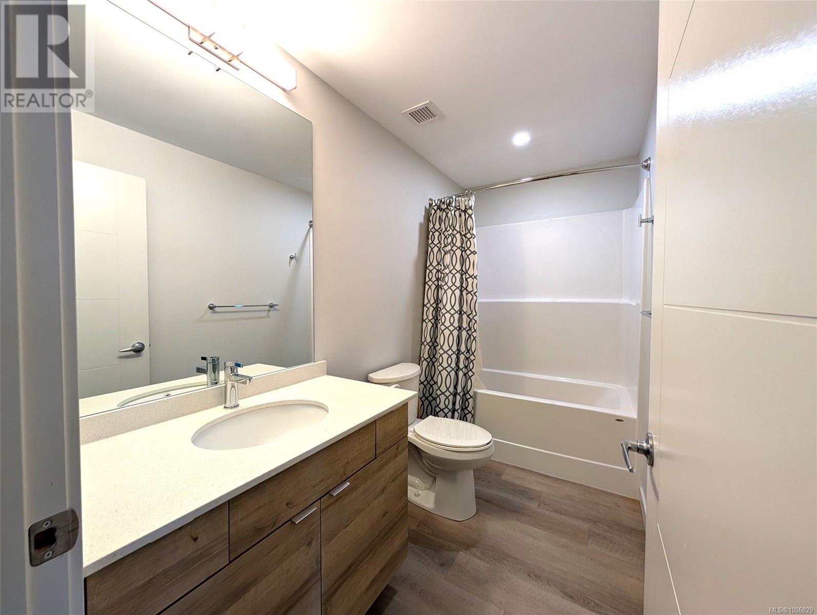 Photo 4 of 306 4830 Cedar Ridge Pl, Nanaimo BC
