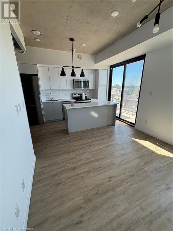 Photo 5 of 7 Erie Avenue Unit 511, Brantford ON