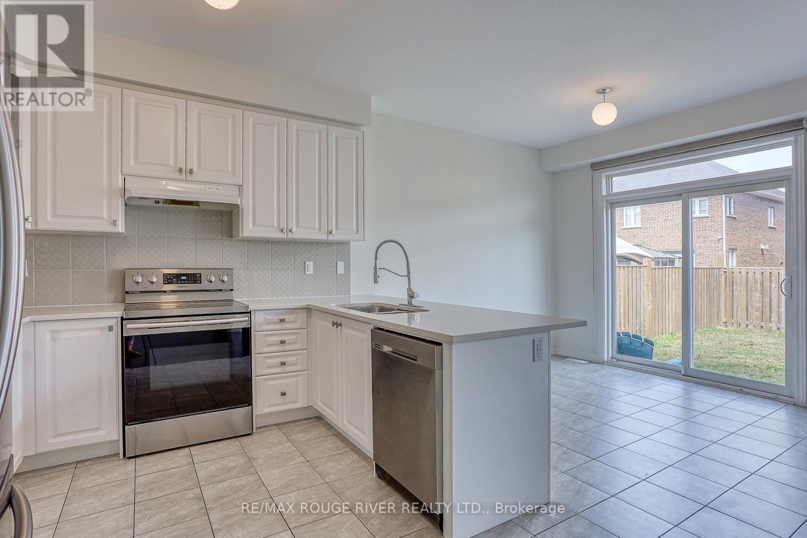 Photo 8 of 35 Thomas Bird Street, Clarington ON