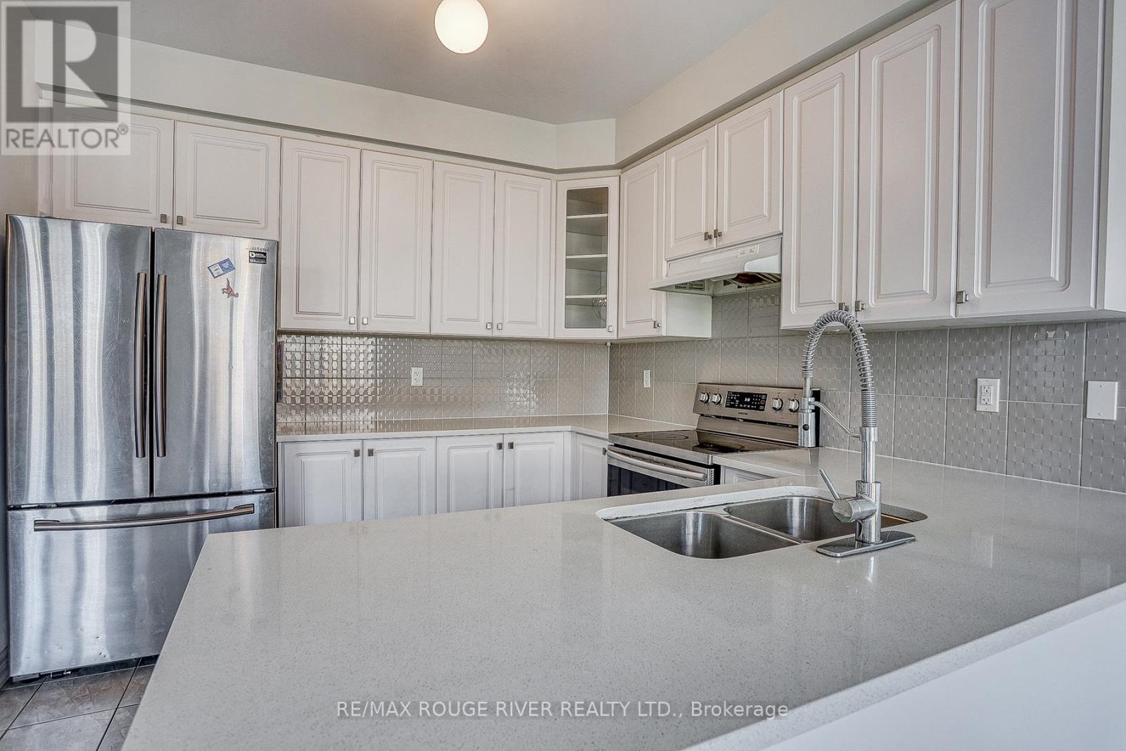Photo 12 of 35 Thomas Bird Street, Clarington ON
