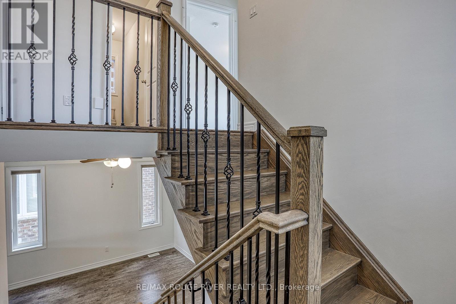 Photo 14 of 35 Thomas Bird Street, Clarington ON