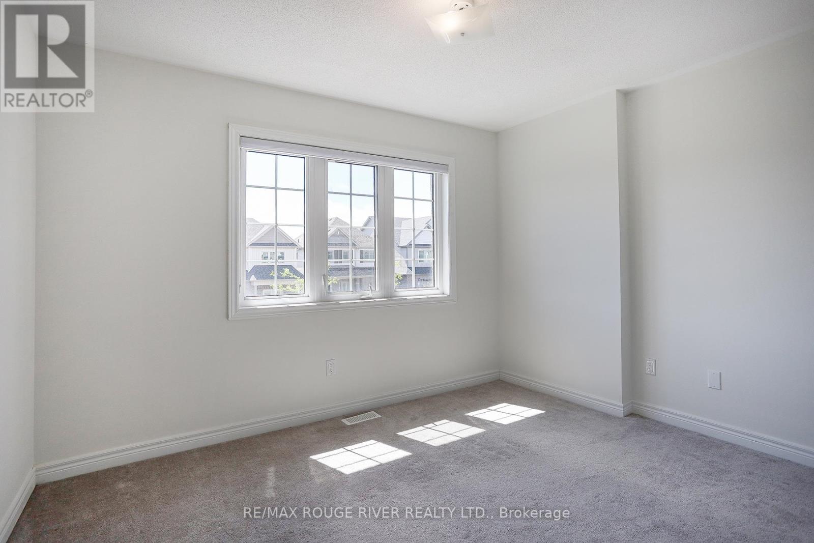 Photo 30 of 35 Thomas Bird Street, Clarington ON
