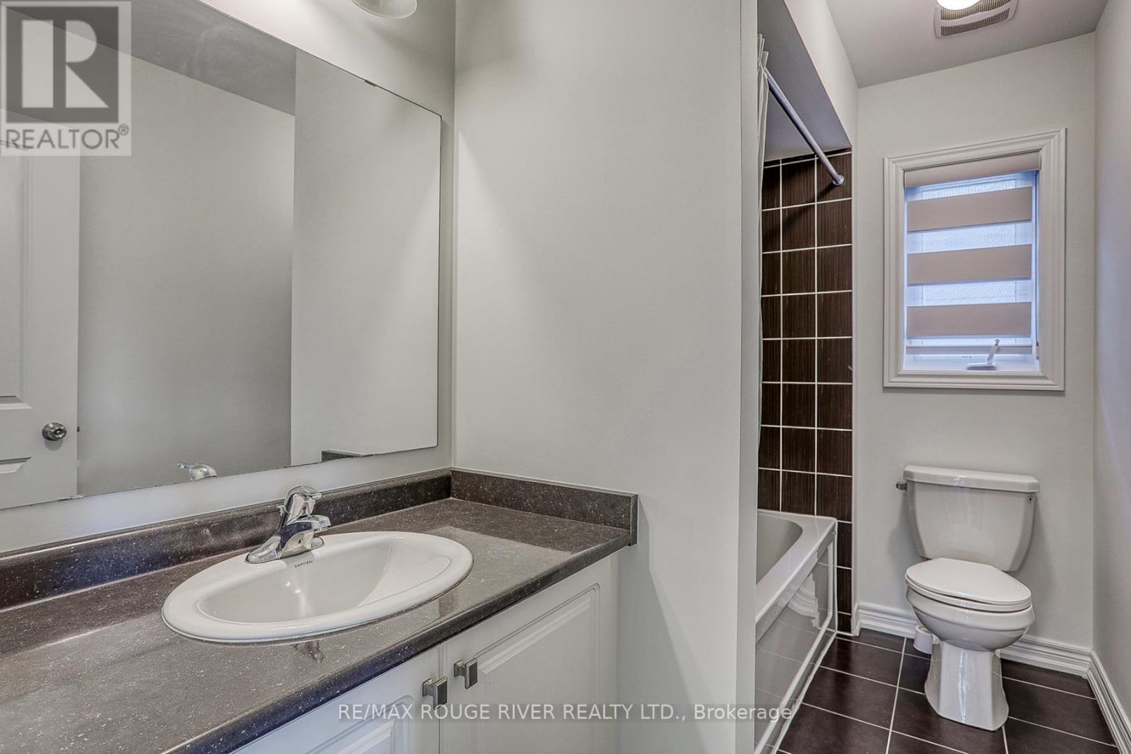 Photo 19 of 35 Thomas Bird Street, Clarington ON