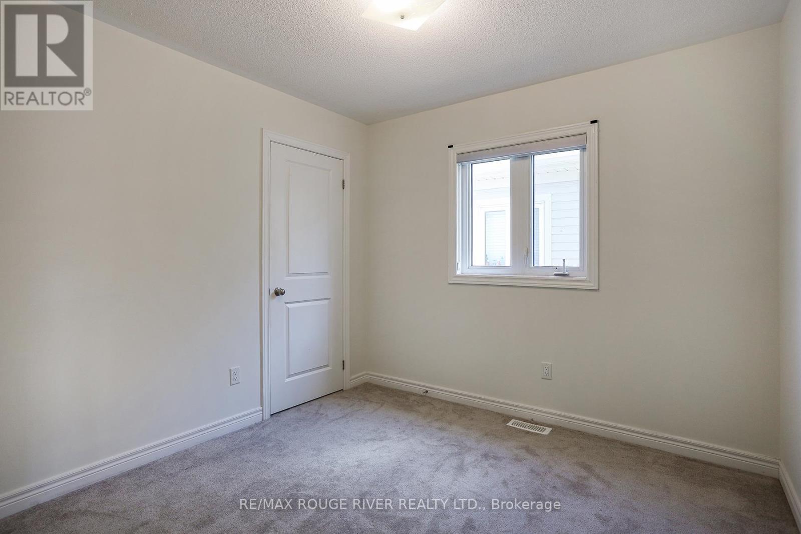 Photo 31 of 35 Thomas Bird Street, Clarington ON