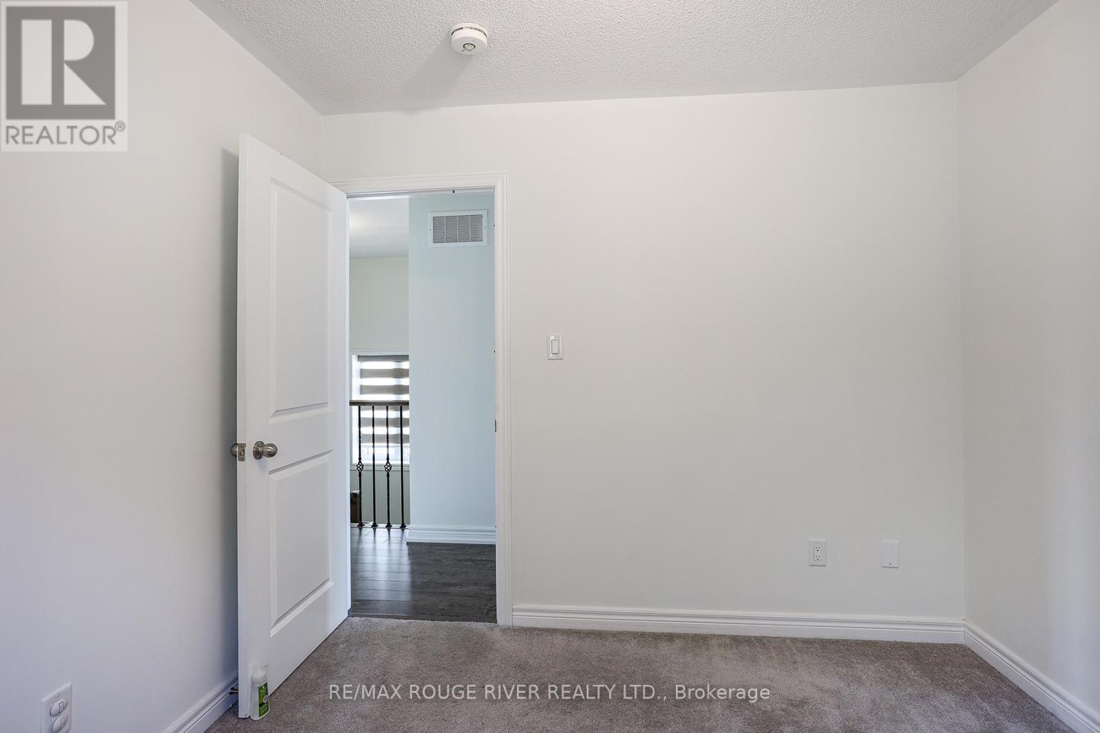 Photo 2 of 35 Thomas Bird Street, Clarington ON