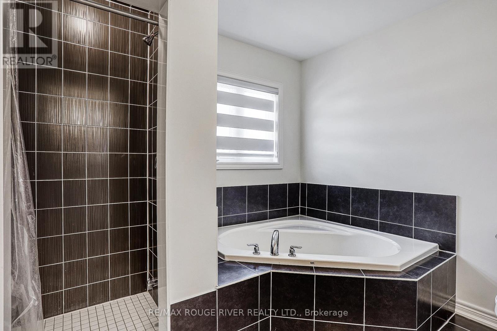 Photo 40 of 35 Thomas Bird Street, Clarington ON