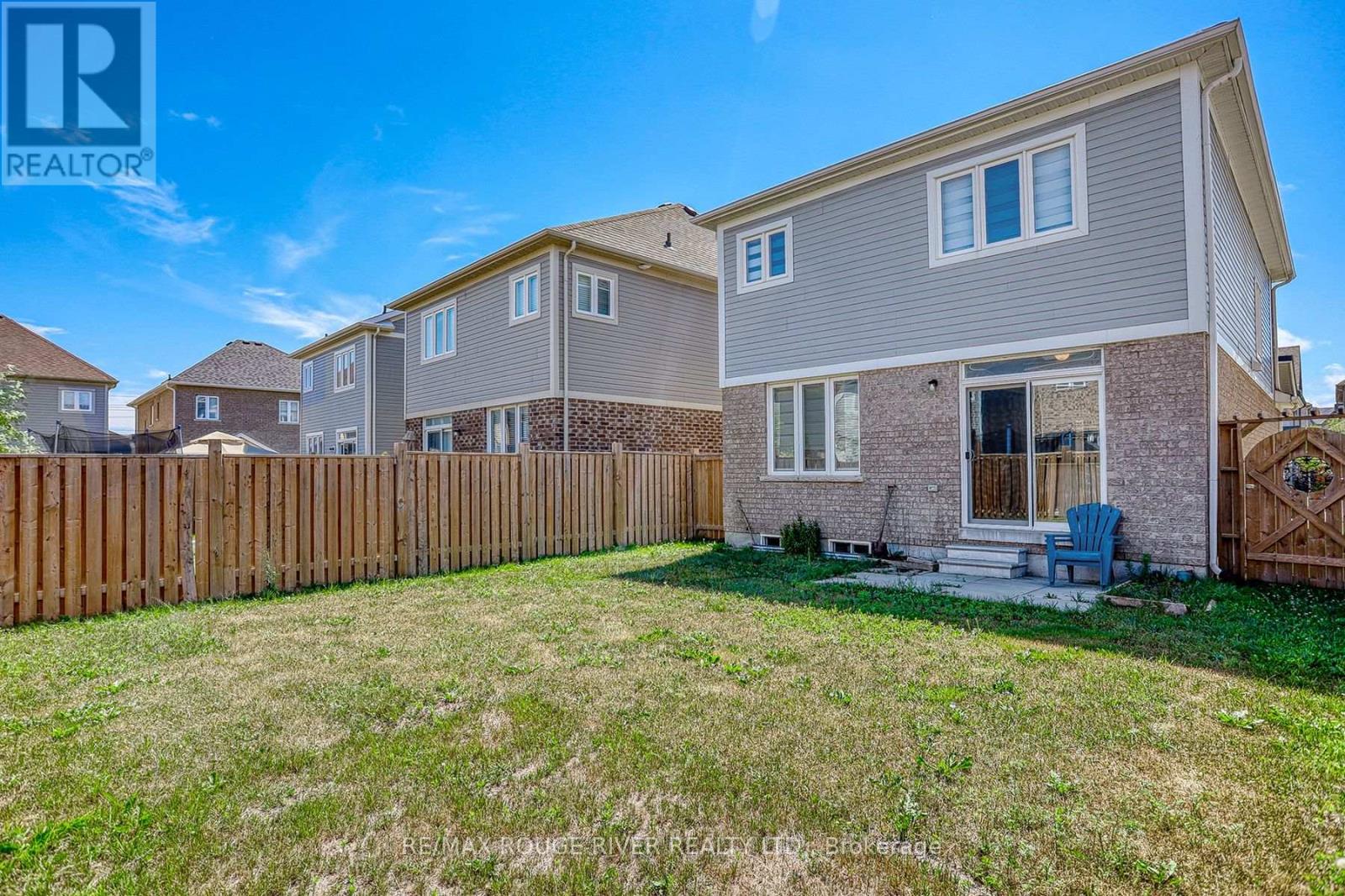 Photo 45 of 35 Thomas Bird Street, Clarington ON