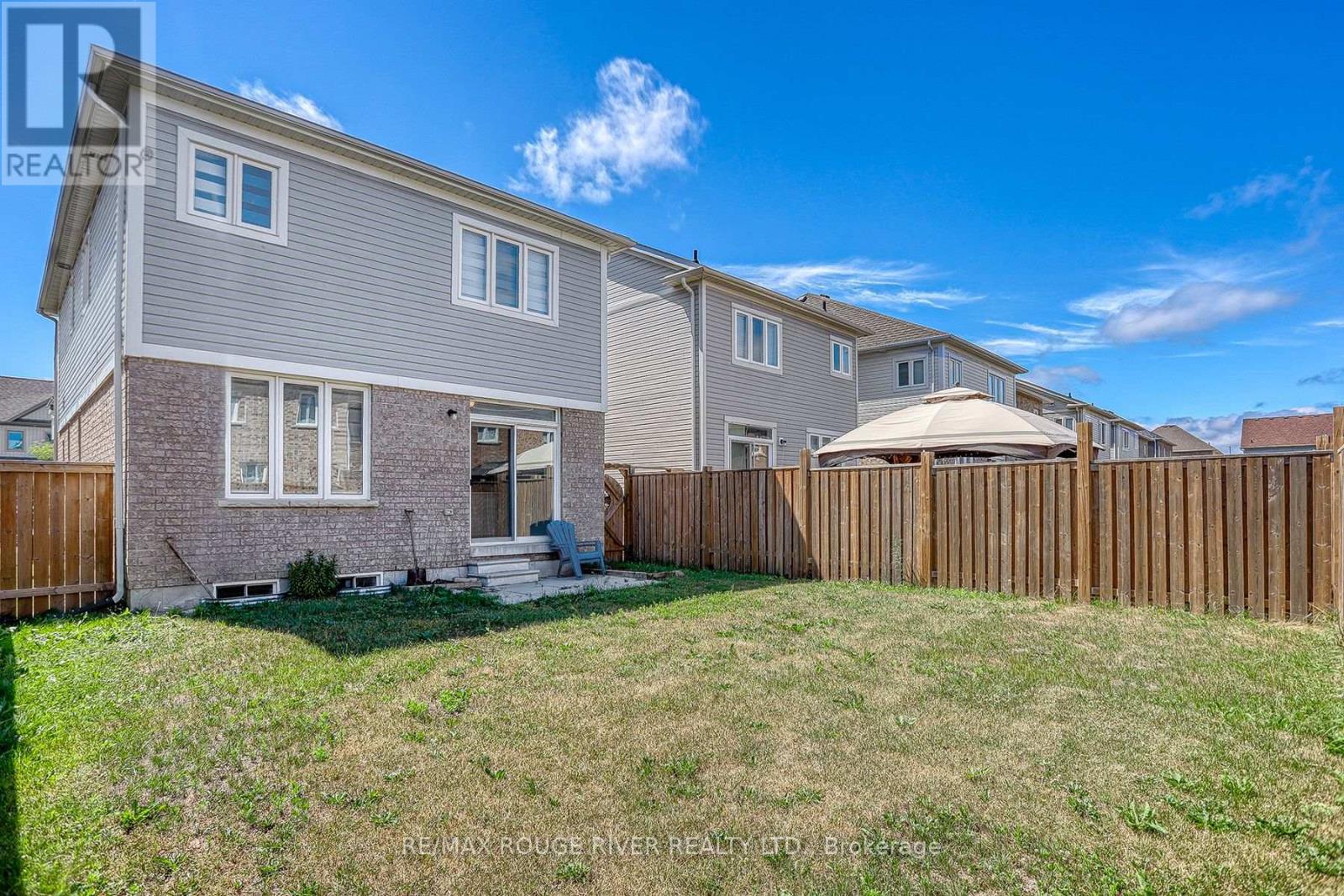 Photo 13 of 35 Thomas Bird Street, Clarington ON