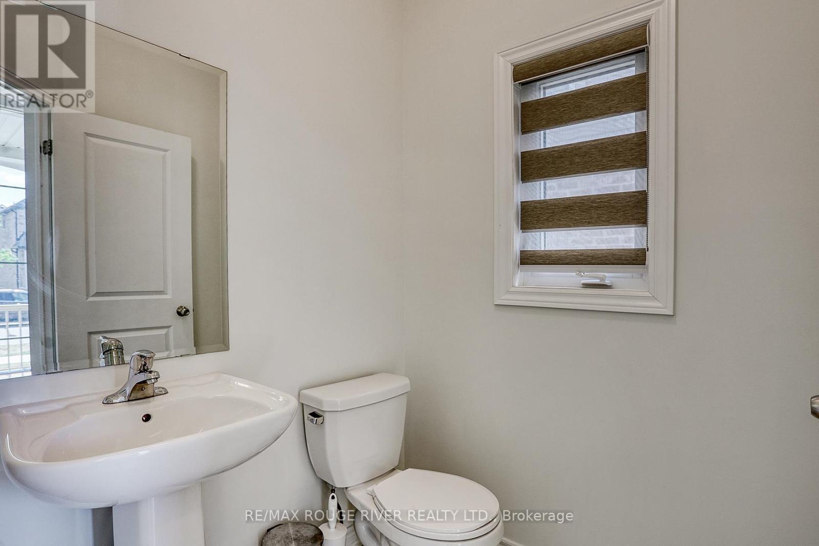 Photo 37 of 35 Thomas Bird Street, Clarington ON