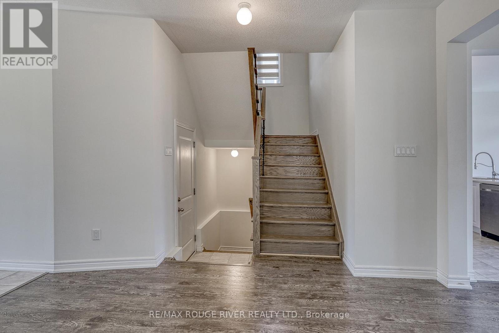 Photo 24 of 35 Thomas Bird Street, Clarington ON