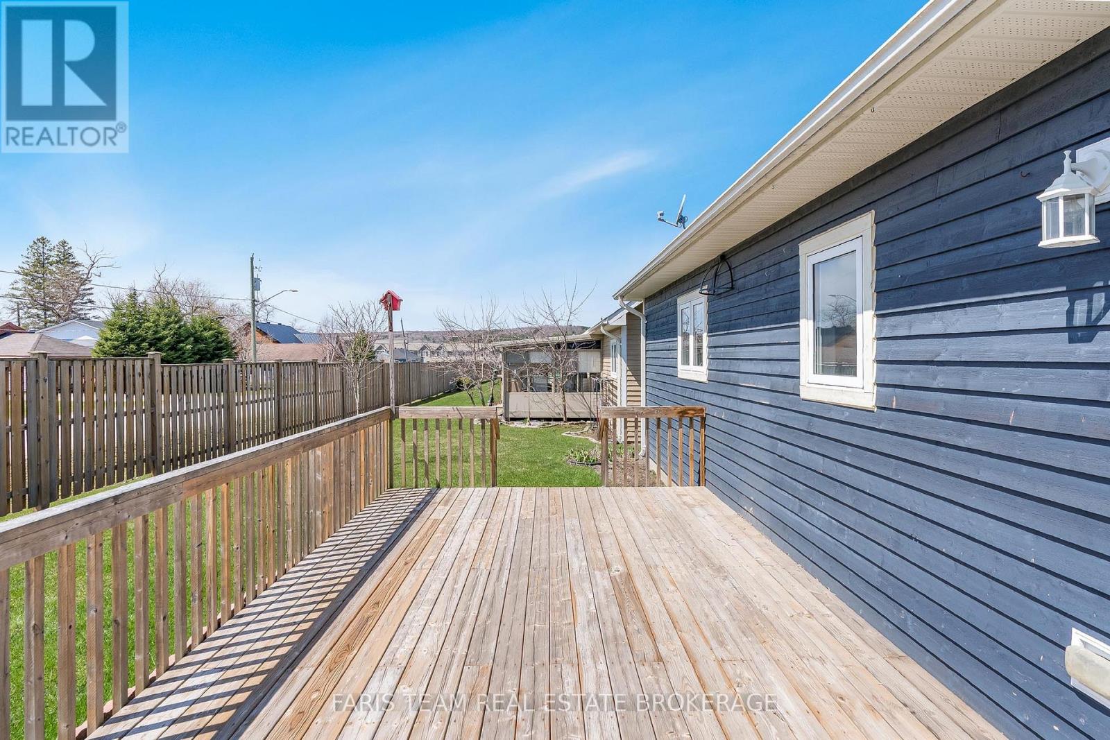 Photo 24 of 18 Grew Crescent, Penetanguishene ON