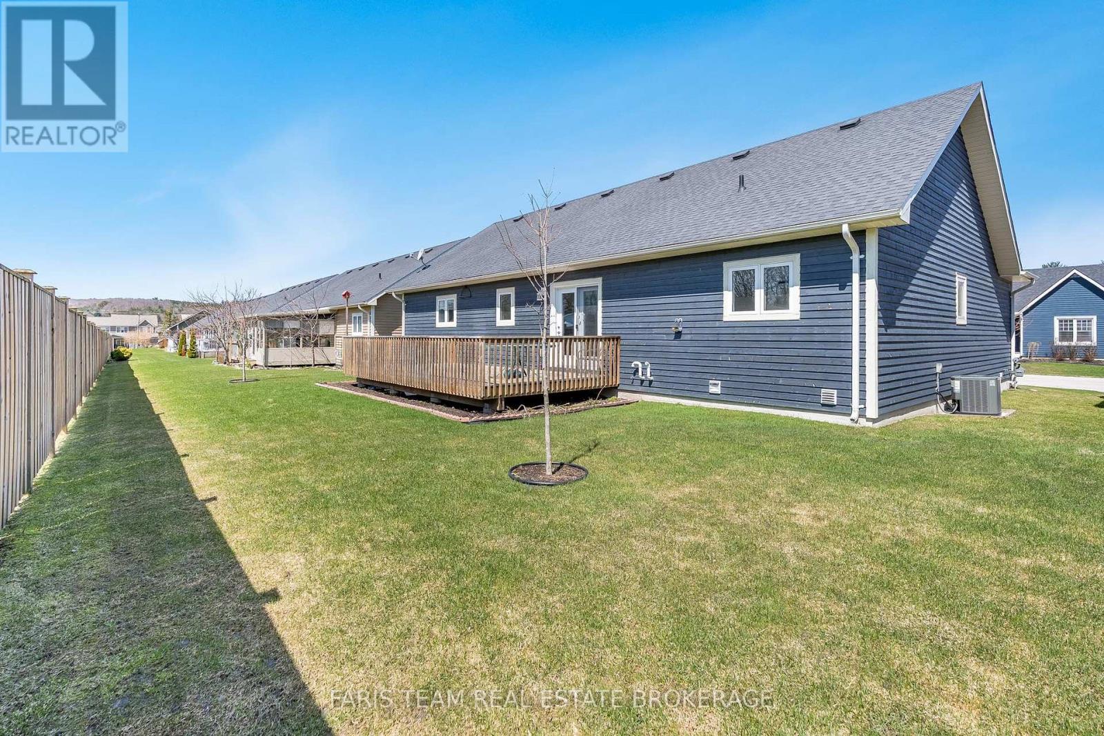 Photo 17 of 18 Grew Crescent, Penetanguishene ON