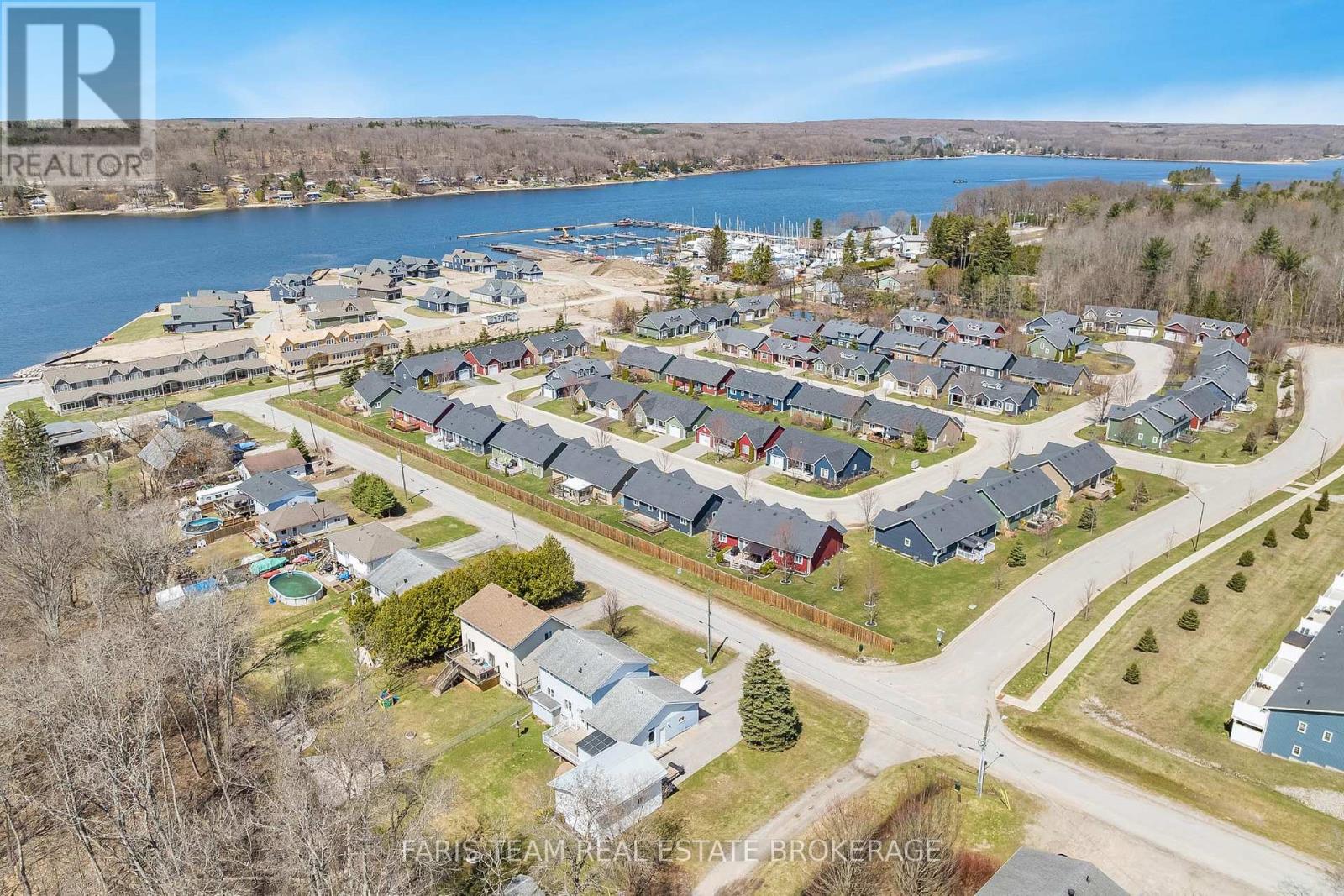 Photo 18 of 18 Grew Crescent, Penetanguishene ON
