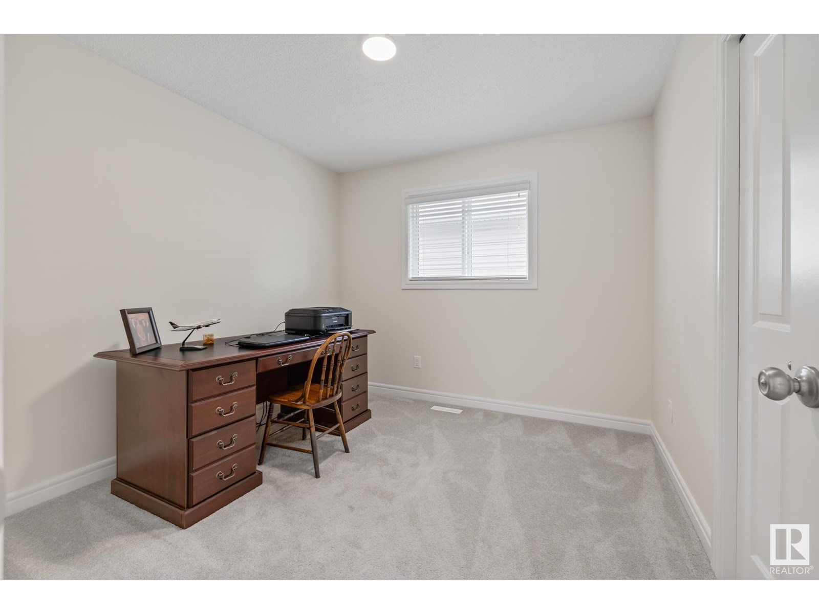 Photo 18 of 368 Edgemont Rd Nw, Edmonton AB