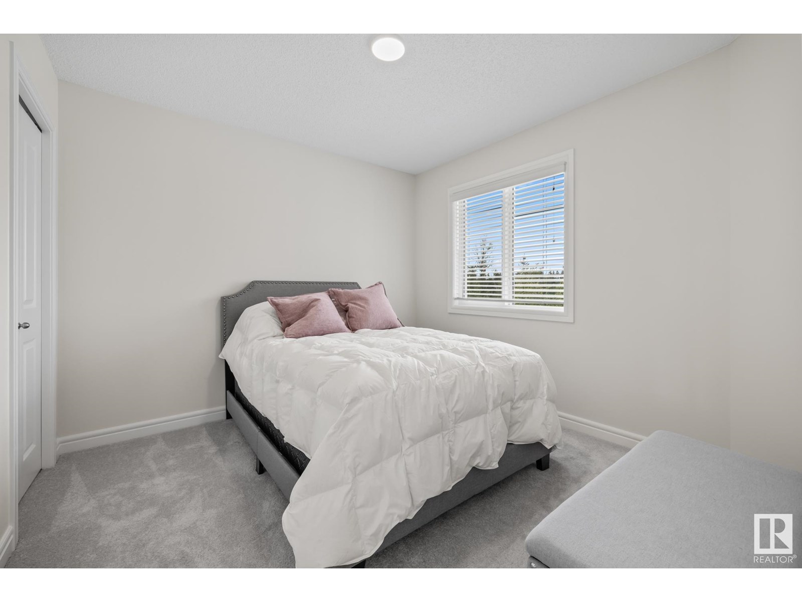 Photo 17 of 368 Edgemont Rd Nw, Edmonton AB