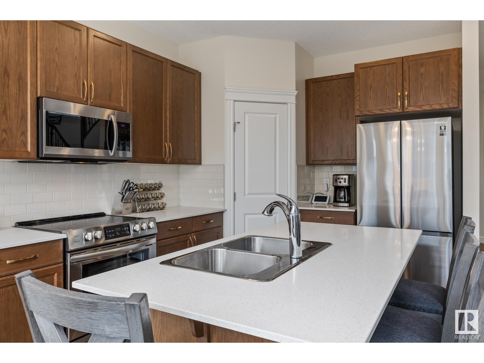Photo 5 of 368 Edgemont Rd Nw, Edmonton AB